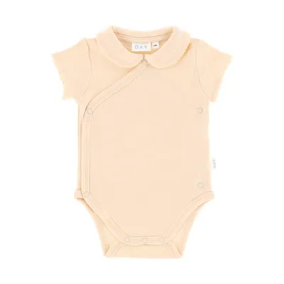 DAY Wickelbody Kurzarm und Rundkragen - Apricot