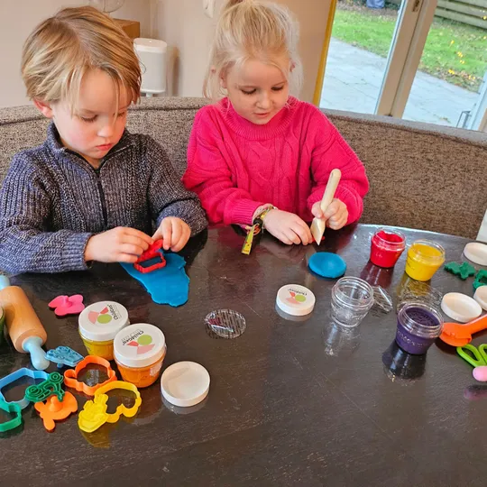 ChildGen Speelklei Set - Vehicles Thema - 4 Kleuren