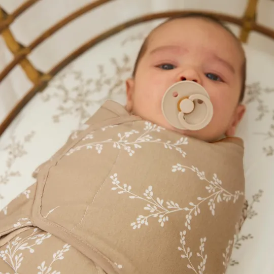Branches SwaddleMeyco Pucktuch Gefüttert - Sand - 0-3 Monate