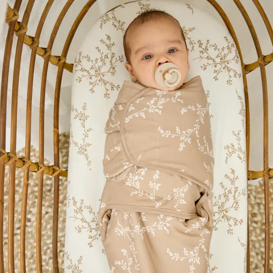 Branches SwaddleMeyco Pucktuch Gefüttert - Sand - 0-3 Monate
