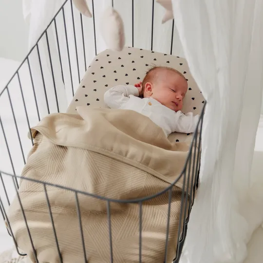 Meyco Spannbettlaken Print – Jersey – Sweet Heart – Soft Sand/Black – 40 x 80/90 cm