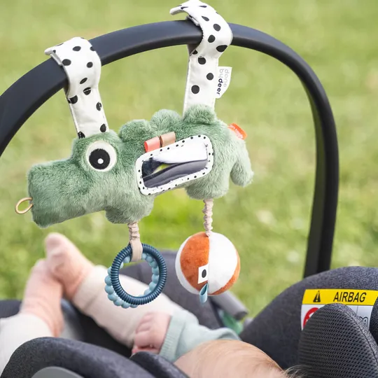 Done By Deer Croco Hängendes Aktivitätenspielzeug - Green