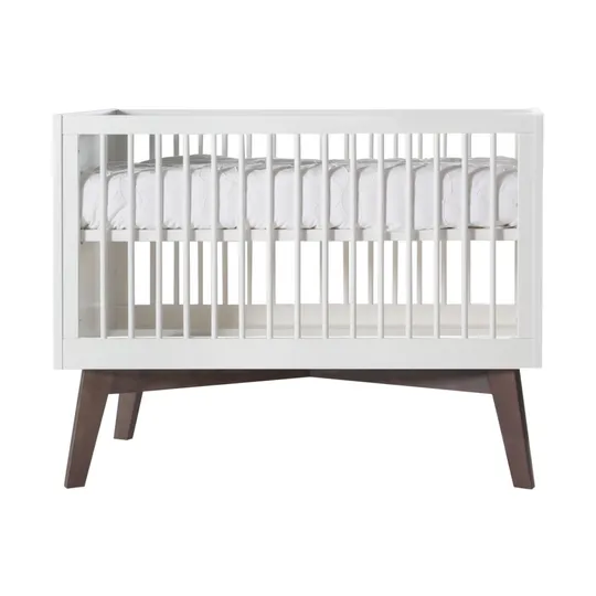 Kidsmill Sixties Babyzimmer Mattweiß / Walnuss