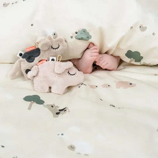 Done By Deer Junior-Bettdecke – Tiny Farm – Sand
