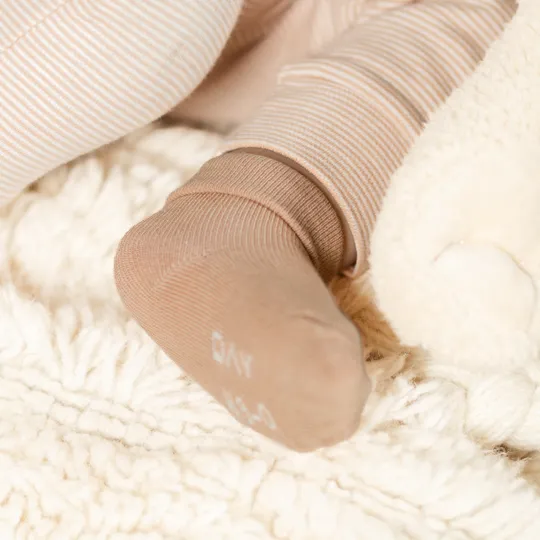 DAY Sokjes Gestreept - Mocha - 0-6 Mnd