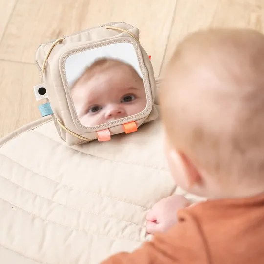 Done By Deer Deer Tiny Farm Kontrastkartenhalter