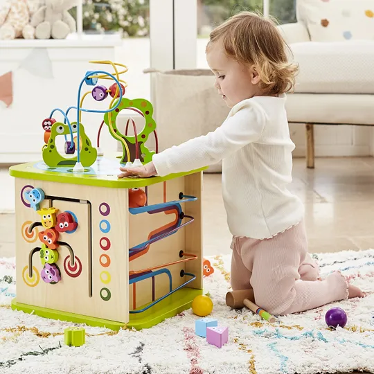 Hape Spielwürfel mit Perlenspirale – Country Critters