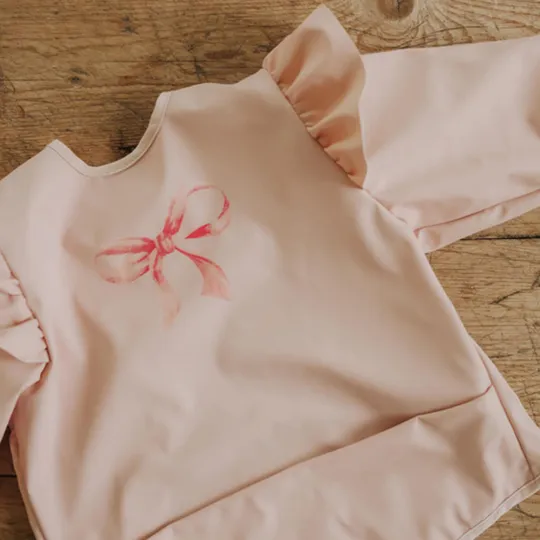 Elodie Details Rosy Bow Lätzchen mit Ärmeln