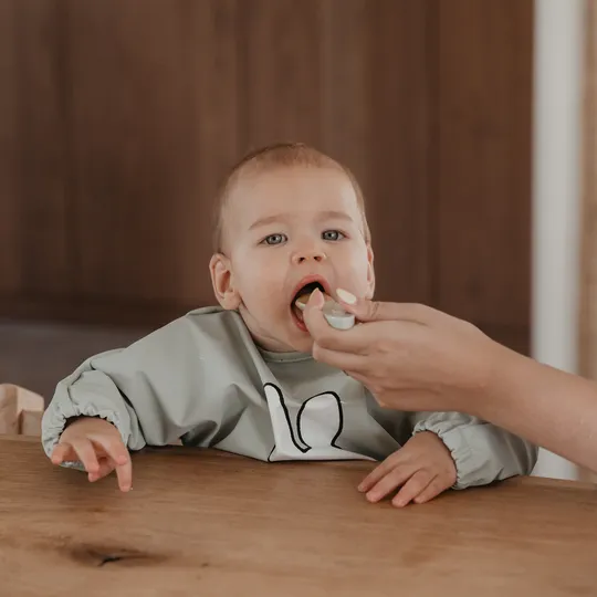 Koko Lätzchen mit Ärmeln - Miffy