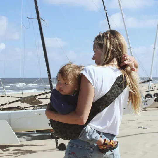 Wildride Leopard Kleinkindtrage - Grey