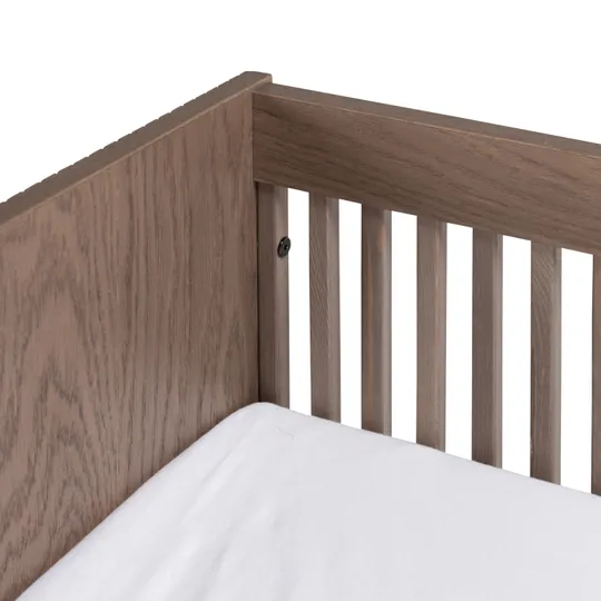 Kidsmill Levi Babyzimmer Walnuss inkl. Gerades Beinset