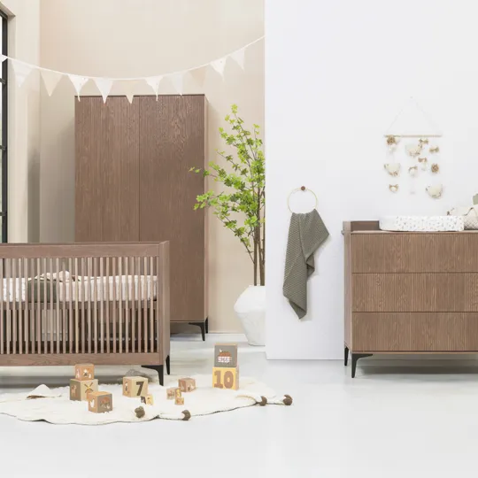 Kidsmill Levi Babykamer Incl. Rechte Potenset Walnoot