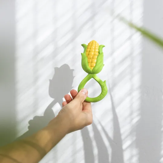 Oli & Carol Rassel-Beißspielzeug - Corn