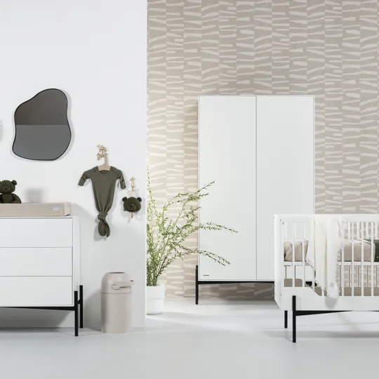 Kidsmill Boutique Babyzimmer Weiß / Schwarz