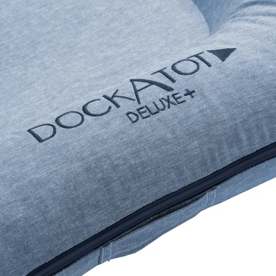 DockATot Deluxe+ Babynestje Indigo Chambray