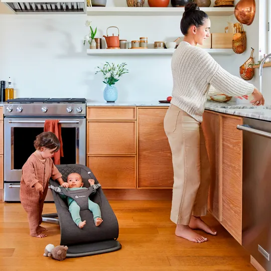 Ergobaby Evolve Wippstuhl