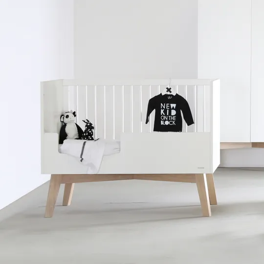 Kidsmill Sixties Babybett Mattweiß / Natur 60 x 120 cm
