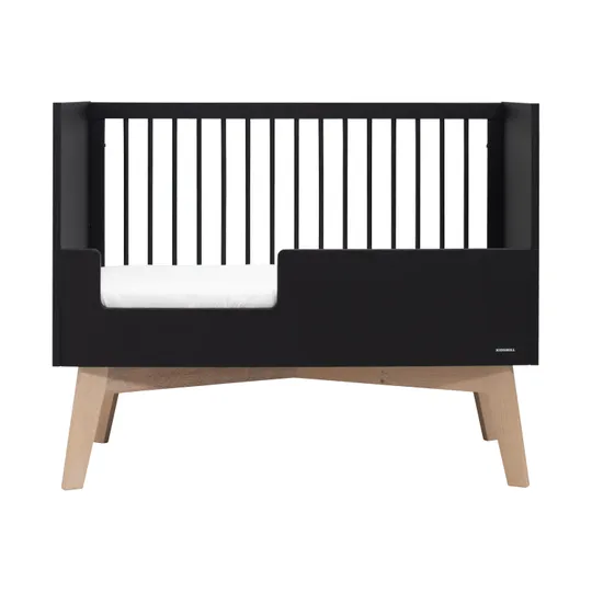 Kidsmill Sixties Babyzimmer Mattschwarz / Naturbelassen