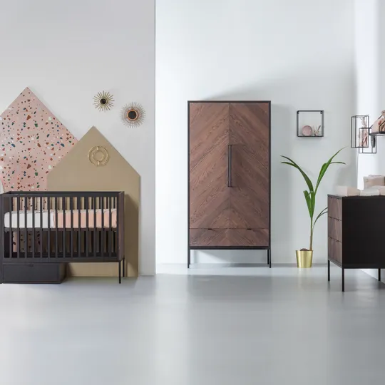 Kidsmill Vince Babyzimmer Schwarz / Walnuss