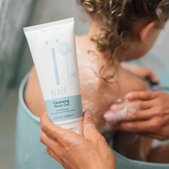 Naif Care Cleansing wash gel 200ml P003