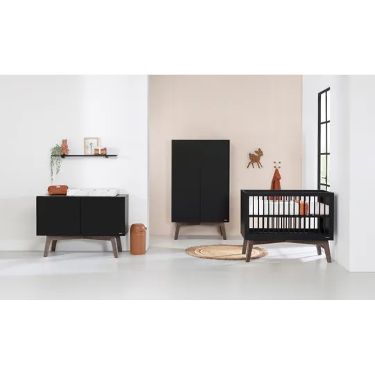 Kidsmill Sixties Babyzimmer Mattschwarz / Walnuss